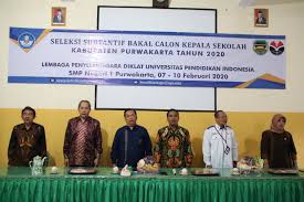 Sebutkan dan jelaskan tugas pokok dan fungsi tupoksi kepala sekolah sebagai. 102 Guru Mengikuti Tes Tulis Bakal Calon Kepala Sekolah