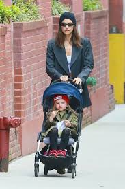 The former couple has agreed to both live in new. Irina Shayk Out For A Stroll With Her Daughter In New York Gotceleb