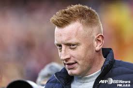 Jeong Jeong-yong (55), the manager of the Gimcheon Chamber of Commerce, is  a student. Coach Chung wa..