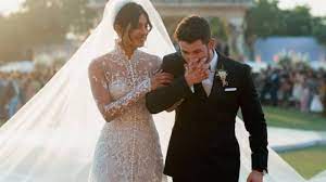 Priyanka chopra puts color on husband nick jonas at holi 2020 party unseen video. Moments You Didn T See At Nick And Priyanka S Epic Wedding Youtube