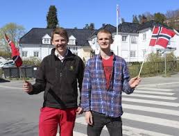 Sykkylven is a municipality in møre og romsdal county, norway. 17 Mai Bunad Bunad Vs Festdrakt Prisforskjell 28 400