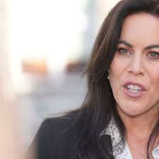 Health minister 'wasn't pleased' at hospital consultants weekend roster