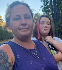 I seriously thought her leg was broke!!! It's not😹😹