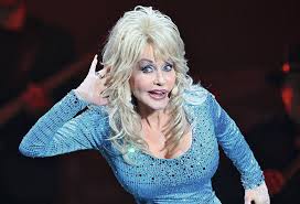 Born the fourth child of 12, dolly grew up in… Dolly Parton La Mujer A La Que Todos Los Estadounidenses Quieren Sentar A Su Mesa Icon El Pais