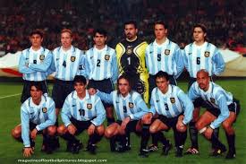 Internacional argentina espanha seleção argentina. Uma Das Formacoes Da Selecao Argentina Em 99 Em Pe Zanetti Sensini Ayala Roa Redondo E Pochetti Argentina Seleccion Argentina De Futbol Equipo De Futbol
