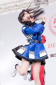 小栗有以 女の子 ポーズ かわいいコスプレ アイドル 衣装