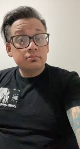 Hey guys. Can someone tell me exactly what this group is about? I want to  know if this is just a place to flaunt your vegan tattoos, is it to suggest  and