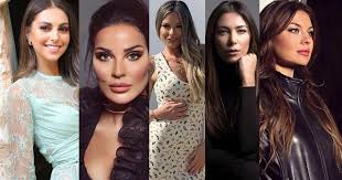 بداية باميلا أخبرينا عن الأسلوب الذي تتبعينه في حياتك ويساعدك في الحفاظ على صحّتك ورشاقتك وجمالك، الذي قد يشكّل مجموعة من الأمر نفسه ينطبق على العناية بالبشرة والوجه،إذ أضع الكريمات قبل وبعد الماكياج واستعمل الواقي من أشعة الشمس في شكل يومي. Ø¨Ø§Ù…ÙŠÙ„Ø§ Ø§Ù„ÙƒÙŠÙƒ ØªÙØªØ­ Ø§Ù„Ù†Ø§Ø± Ø¹Ù„Ù‰ Ù…Ù„ÙƒØ§Øª Ø¬Ù…Ø§Ù„ Ù„Ø¨Ù†Ø§Ù† ÙˆØ¹Ù„Ù‰ Ø±Ø£Ø³Ù‡Ù† Ù†Ø§Ø¯ÙŠÙ† Ù†Ø³ÙŠØ¨ Ù†Ø¬ÙŠÙ… ÙÙŠØ¯ÙŠÙˆ Ø§Ù„Ø¨ÙˆØ§Ø¨Ø©