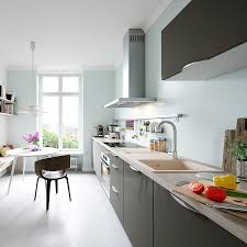 Un petit accent vert qui rafraichit lambiance. Quel Plan De Travail Choisir Avec Une Cuisine Grise Blog But