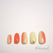 明るい色で縦グラデーション パーツ少なめでシンプルに 簡単だしデザインの幅も広いし縦グラデいいな セルフネイル セルフネイル部 ネイルサークル セルフネイラー セルフネイラーさんと繋がりたい ネイル好きな人と繋がりたい 縦グラデーション ネイ