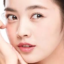 Khám phá bí quyết làm đẹp của siêu mẫu Liu Wen