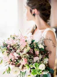 Palace Wedding Inspiration With Tinges Of Cream And Gold Palace Wedding Wedding Inspiration Destination Wedding Style