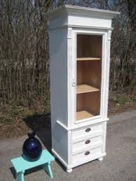 Wunderhubsche Vitrine Komplett Aus Altholz Gebaut Br Tolles Antikfinish Br Sauber Und Vitrine Buffet Schmaler Schrank Vitrinenschrank Vitrine