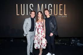 La segunda temporada de luis miguel, la serie se estrena el 18 de abril. Historical Night With The Cast Of Luis Miguel La Serie According To Kristin