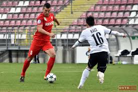 Liptak Zoltan Szerzett Vezetest A Haladas Otthonaban Jersey Sports Jersey Sports