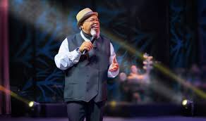 Impérdível! Jorge Aragão Gratuito no Theatro Municipal!