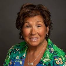 Lisa Utterback's Instagram, Twitter & Facebook