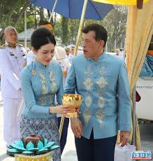 เจ้าคุณพระสินีนาฏ พิลาสกัลยาณี หรือนามเดิม นิรมล อุ่นพรม เริ่มต้น. Qk0jsakqf3sxlm