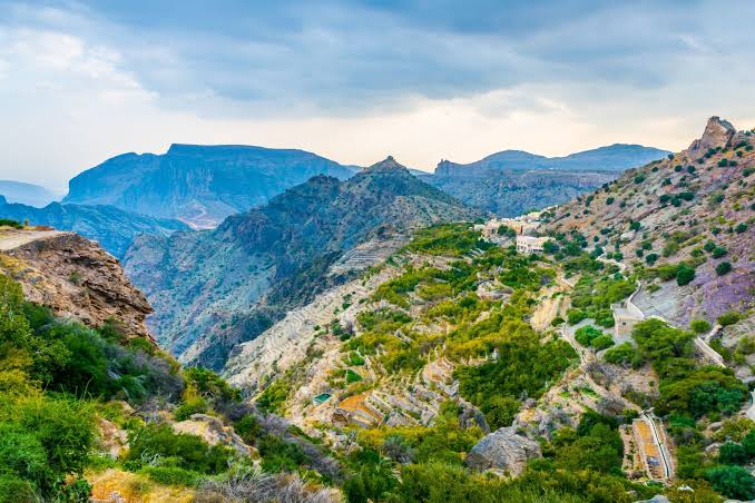 Oman Honeymoon Escape: Luxury Lagoons & Seven Colored Earths — photo 3
