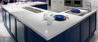 Lumaluxe — a q quartz collection exclusive to msi — creates today's most beautifully natural countertop by enhancing how light interacts with your countertop surface and pushing the boundaries of realism. Iceberg White 300 Extreme Eisweisses Quarz Agglomerat Quartzforms