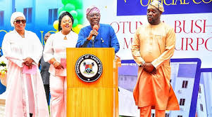 SANWO-OLU COMMISSIONS LEGACY PROJECTS IN BARIGA, AGBOYI-KETU LCDAs •Says  LASG fully committed to local government autonomy for grassroots  development Lagos State Governor, Mr. Babajide Sanwo-Olu, on Friday  inaugurated legacy projects in the