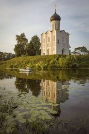 сочинение на тему картина герасимова церковь покрова на нерли Cerkov Pokrova Na Nerli Belokamennaya Cerkov Pokrova Presvyatoj Bogorodicy Byla Vozvedena 1166 Godu Knyaz Starye Cerkvi Letnij Pejzazh Religioznaya Arhitektura