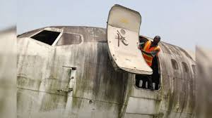 The nigerian air force confirmed that one of its planes crashed near the kaduna international airport late on friday. Nigeria Plane Crash Death Toll Military Plane Crash World News India Tv