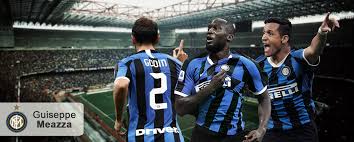 Romelu lukaku (inter milan) with an attempt from very close range to the goal! Inter De Milan