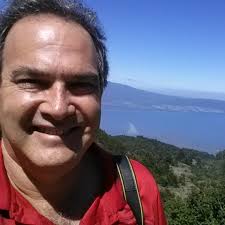 Does ForeFlight require a digital signature from CFI for each entry?