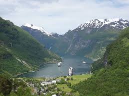 It borders the counties of trøndelag, innlandet, and vestland. More Og Romsdal Wikidata