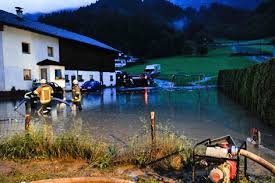 Im raum zirl und seefeld kommt es zu starken unwettern. Zahllose Erdrutsche Und Uberflutete Keller Tirol Orf At