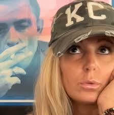 Dana Mcfarland's Instagram, Twitter & Facebook