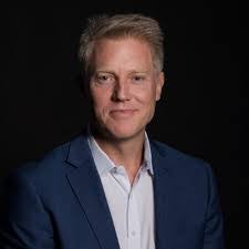 Aaron Izzard's Instagram, Twitter & Facebook