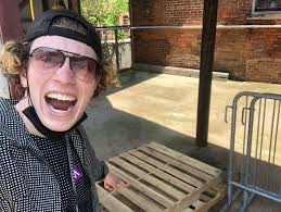 Wood pallets and Alison; my two <3's