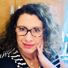 Lisa Barsness's Instagram, Twitter & Facebook