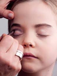 Dabei hat sie ihr äffchen, herr nilsson, und ihr pferd, kleiner onkel. Pippi Landstrumpf Schminkanleitung Kostum Selber Machen