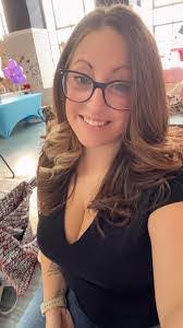 Doreen Hampson's Instagram, Twitter & Facebook