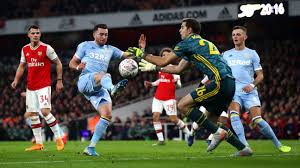 Blogsoccer.net sẽ tìm hiểu một số thông tin về thủ môn từng dự bị 10 năm của arsenal. Emiliano Martinez Saves Arsenal From Leeds Onslaught Before Reiss Nelson Finds A Winner Football News Central
