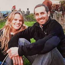 Entonces, el periodista francisco halzinki habría confirmado el hecho a través de las historias de su cuenta de instagram. La Historia De Amor De Javiera Suarez Y Su Esposo Cristian Arriagada
