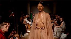 Hiç bie mümin yoktur ki,resulullah(s.a.v)'e salat etsin ve aynı şekilde. Selam Fessahaye Spring Summer 2019 Full Show Youtube