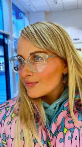 @milliebobbybrown ‘s brand @florencebymills has expanded into eyewear and  they have a new collection exclusive to @specsaversie 🤓✨ (gifted) , The  collection has some really unique colours and shapes ...