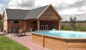 afmeting 700 x 400cm 500 x 400cm wandhoogte 230 cm nokhoogte 530 cm 45 graden dakhelling betonbanden fundering geplaatst op betonpoeren h o schuur dak ramen