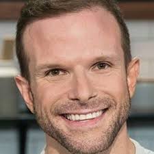 Watch Nailed It! (2018) TV Series Online