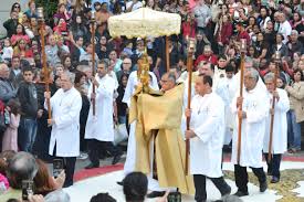 O que significa corpus christi. Festa De Corpus Christi Historia Origem Procissao Datas Infoescola