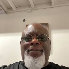 26-Year-Old Black Woman Makes History, Becomes One of Subway's Youngest  Franchise Owners