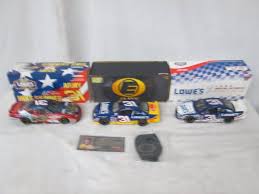 Mike skinner and lowes generates more red cross funds, leading ten laps and running 498 of the 500 on sunday, helping him raise $23,438 for the american red cross racing for relief program. 3 Mike Skinner Stock Cars Nascar Replica Cars Racing And Dale Earnhardt Memorabilia 2 K Bid