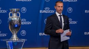 Slovenian lawyer ceferin took over as uefa president in 2016 after france's michel platini stepped down after being banned by fifa over ethics breaches. Ceferin Als Uefa Prasident Wiedergewahlt Sky Sport Austria