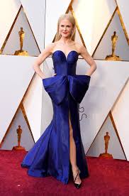 Den „roll out verfolgten am mittwoch dutzende kamerateams und fotografen mit. Kleider Bei Den Oscars 2018 Die Tops Und Flops Vom Roten Teppich Stern De