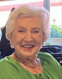 Paula Mangold's Instagram, Twitter & Facebook