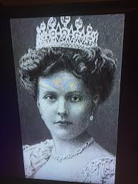 The American actress' ring has been made with Welsh gold given by Queen  Elizabeth II. The company also made her engagement ring.